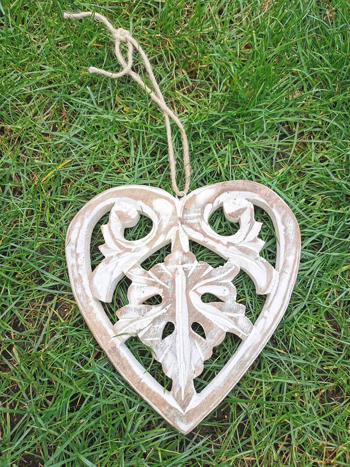 This image has an empty alt attribute; its file name is heart.jpg