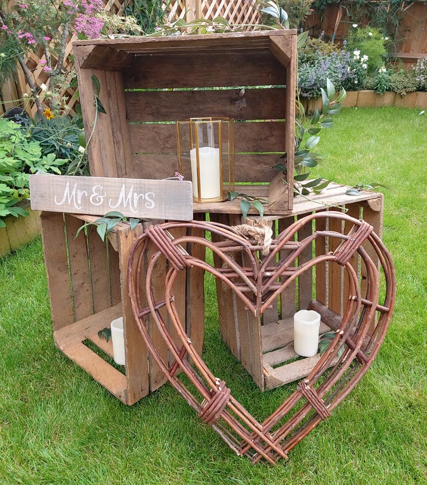 mr and mrs sign wicker heart